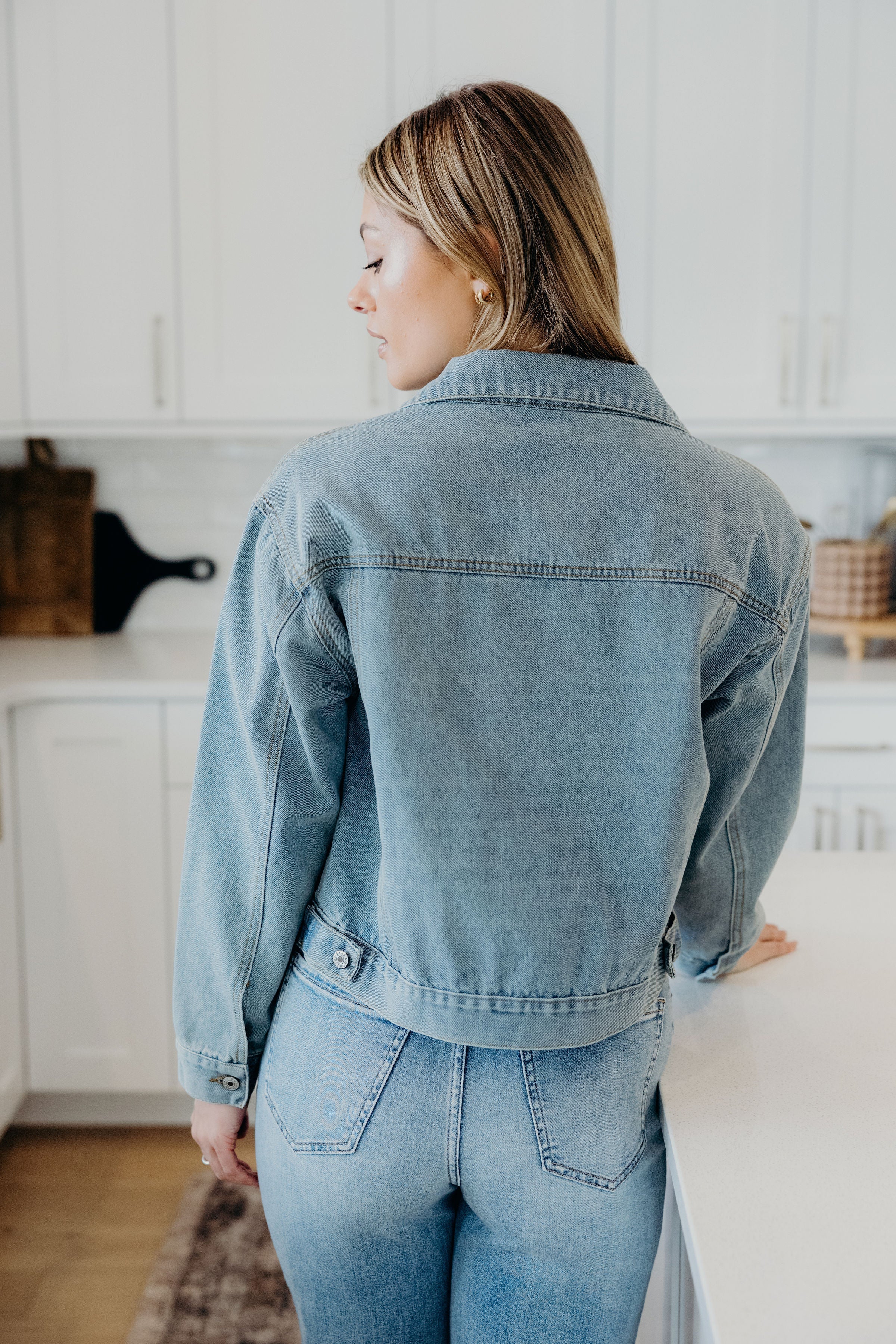 VINTAGE CROPPED JACKET IN LIGHT WASH FINAL SALE