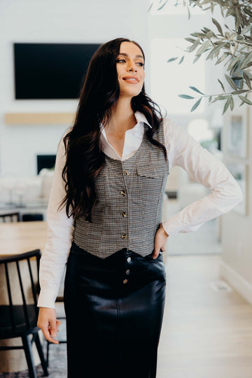FITTED VEST IN BLACK HOUNDSTOOTH FINAL SALE