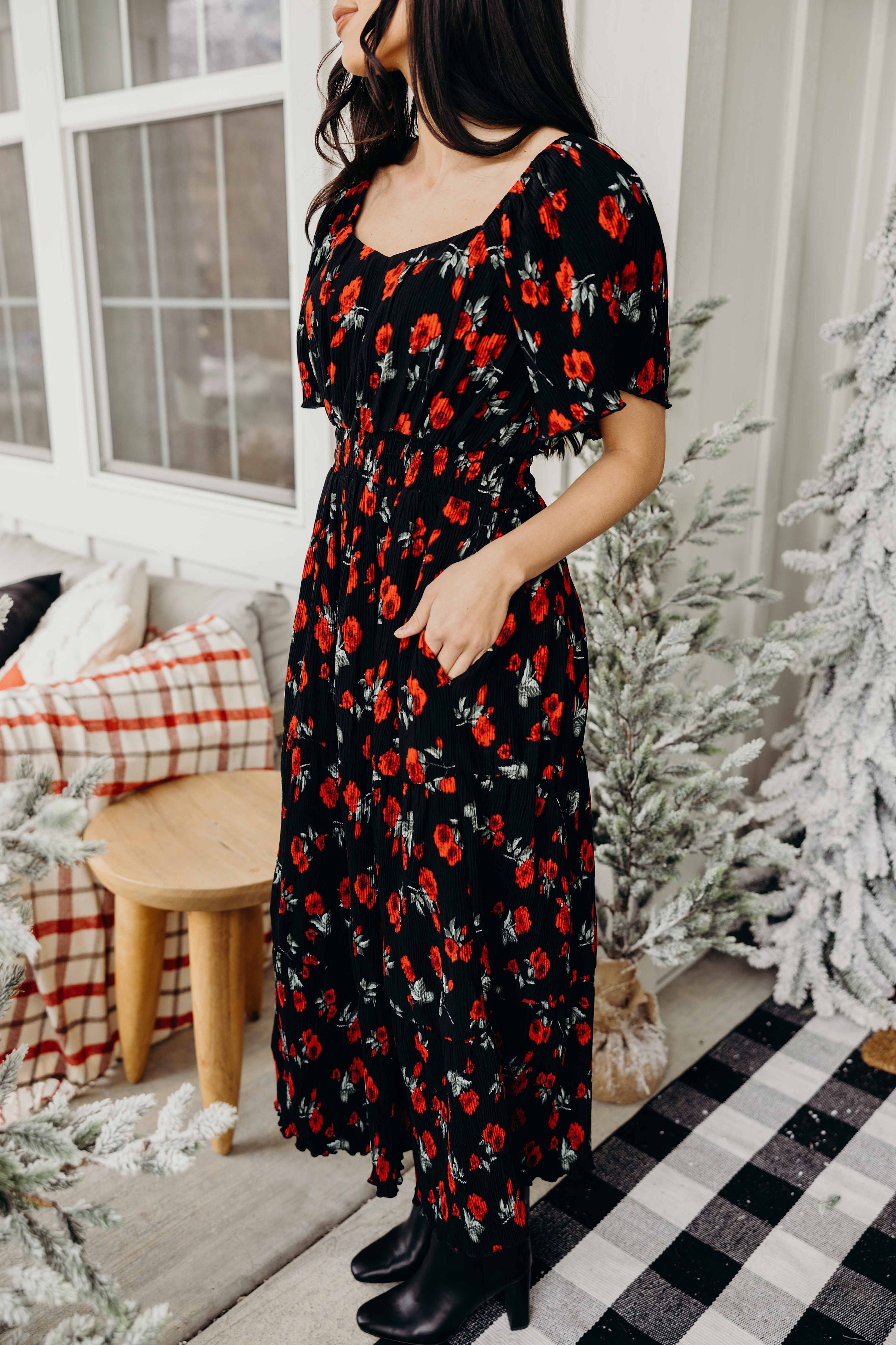 THE DARCI IN SCARLET BLOOM