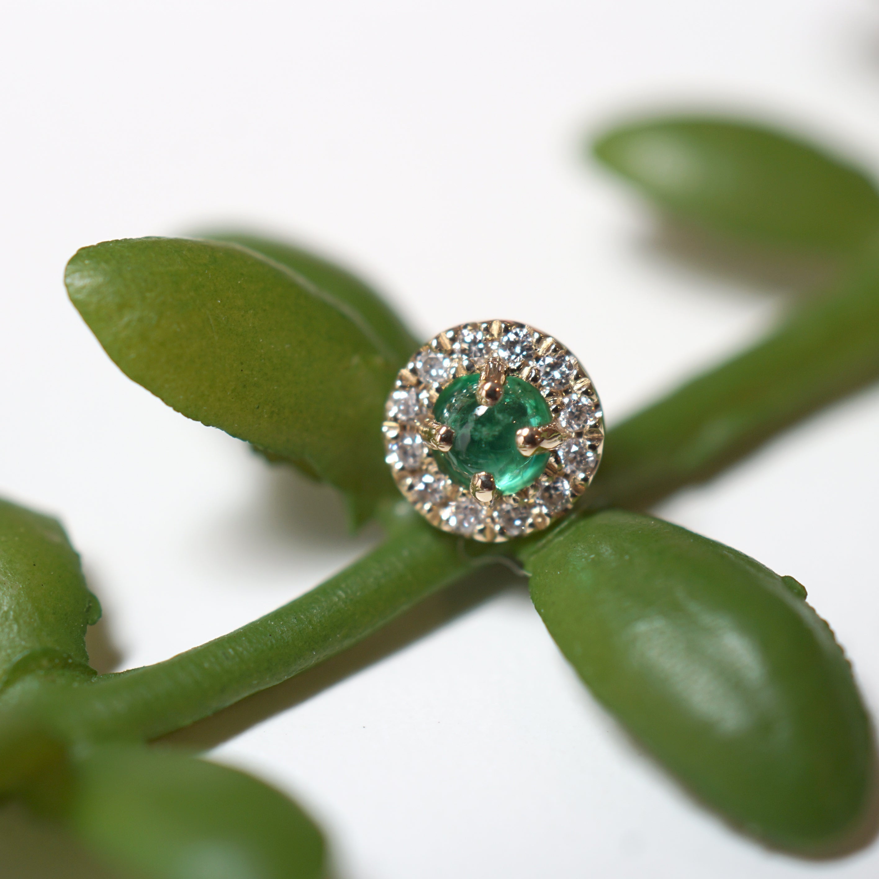 Diamond Halo 4mm - Round Cabochon